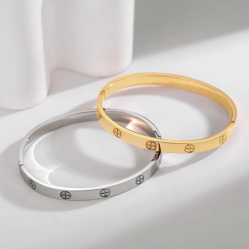 Icy Wrist Gold Bracelet